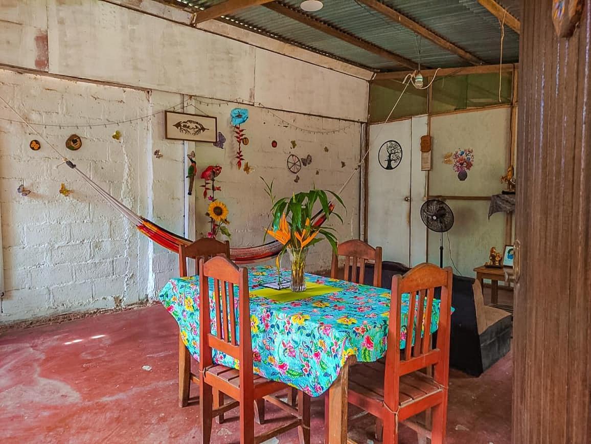 Отель Rosa'S House Пуэрто-Мальдонадо Экстерьер фото